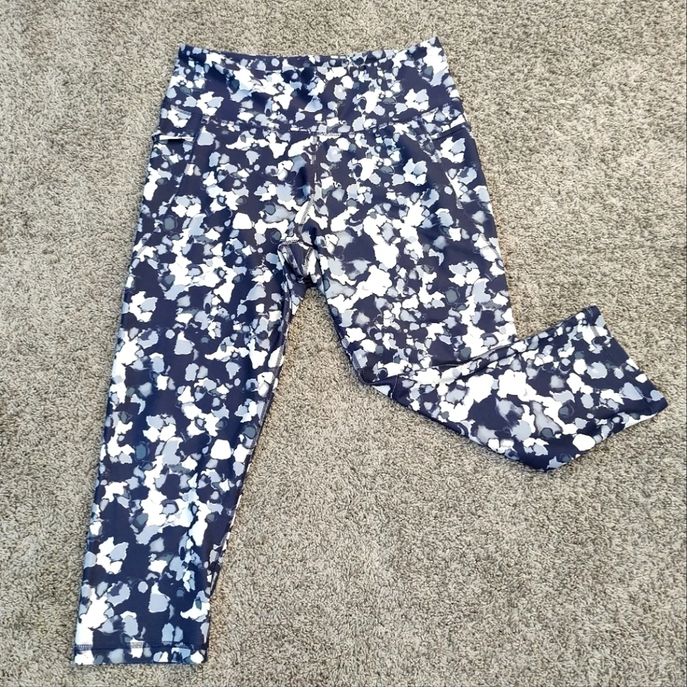 Old Navy Active Elevate Go-Dry Cropped Leggings Navy Camo Floral Side Pockets XL